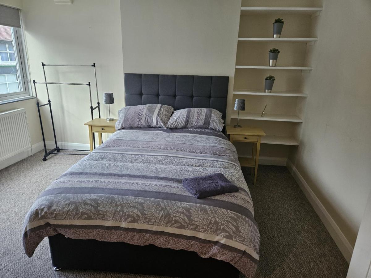 Leigh-On-Sea Retreat - 2 Bedroom Apartment ภายนอก รูปภาพ