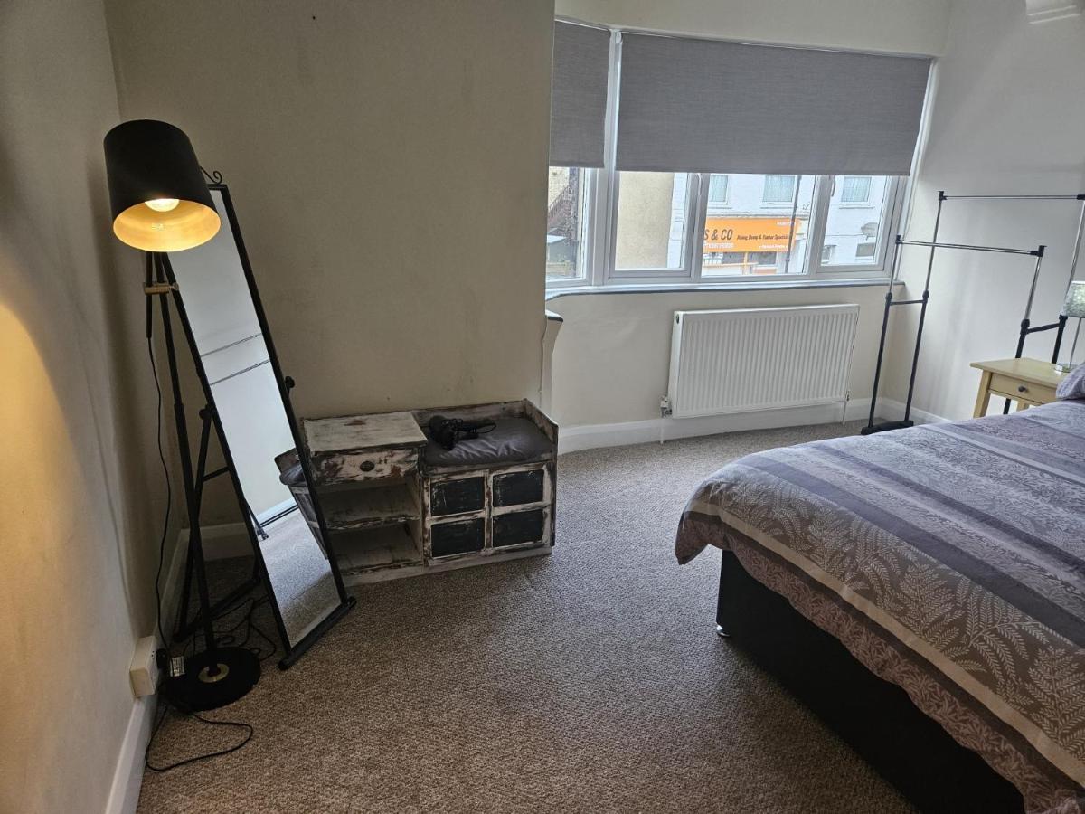 Leigh-On-Sea Retreat - 2 Bedroom Apartment ภายนอก รูปภาพ