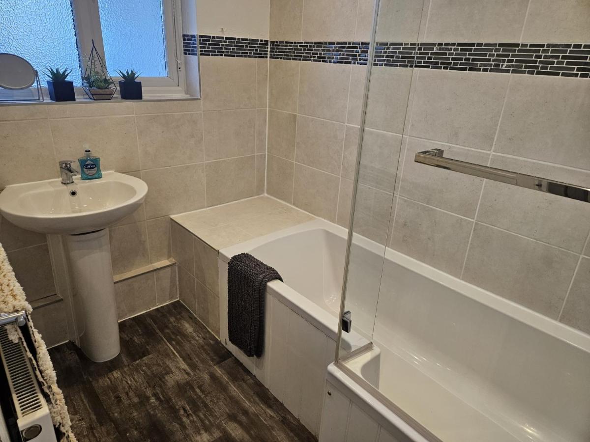Leigh-On-Sea Retreat - 2 Bedroom Apartment ภายนอก รูปภาพ